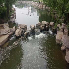 驳岸石