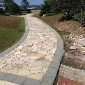磬石草坪铺路